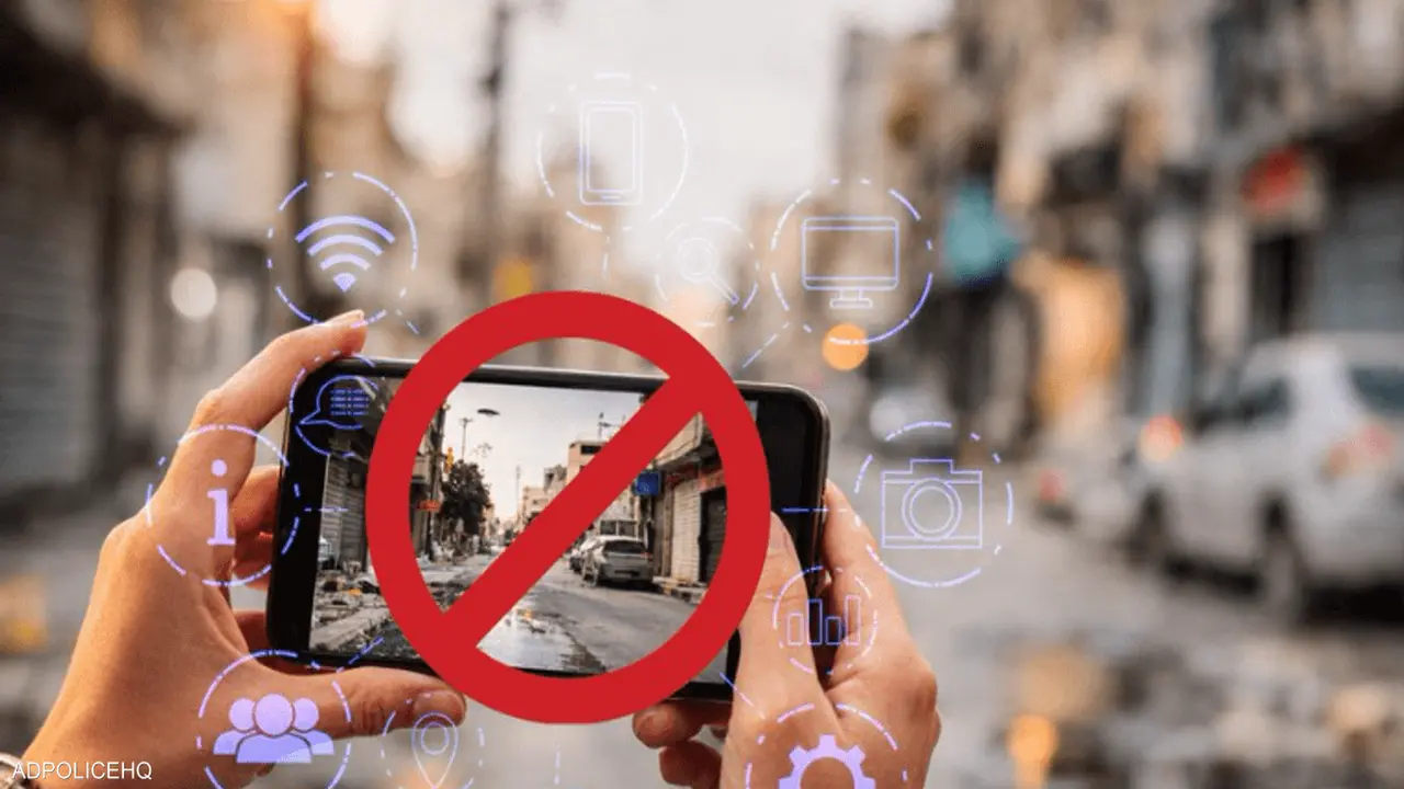 شرطة أبوظبي تضبط 45 شخصاً بتهمة ترويج معلومات مضللة عبر منصات التواصل